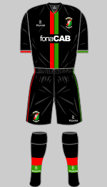 glentoran fc 2011-12 away kit